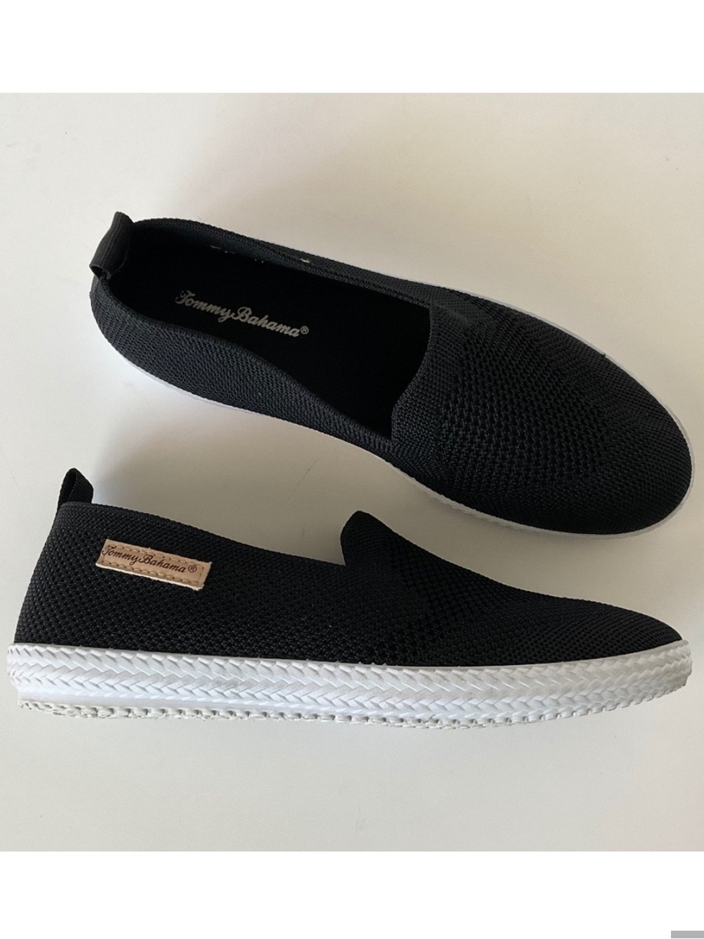 TOMMY BAHAMA Sneakers Black Mesh Memory Foam  Size 7.5